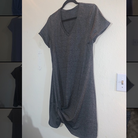 T-shirt dress with tie bottom. Size small runs big - Picture 4 of 4